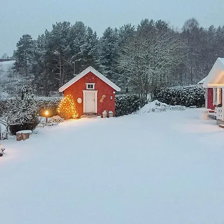 Charming Red House At Sandvika Beach, Sande Sande (Vestfold)